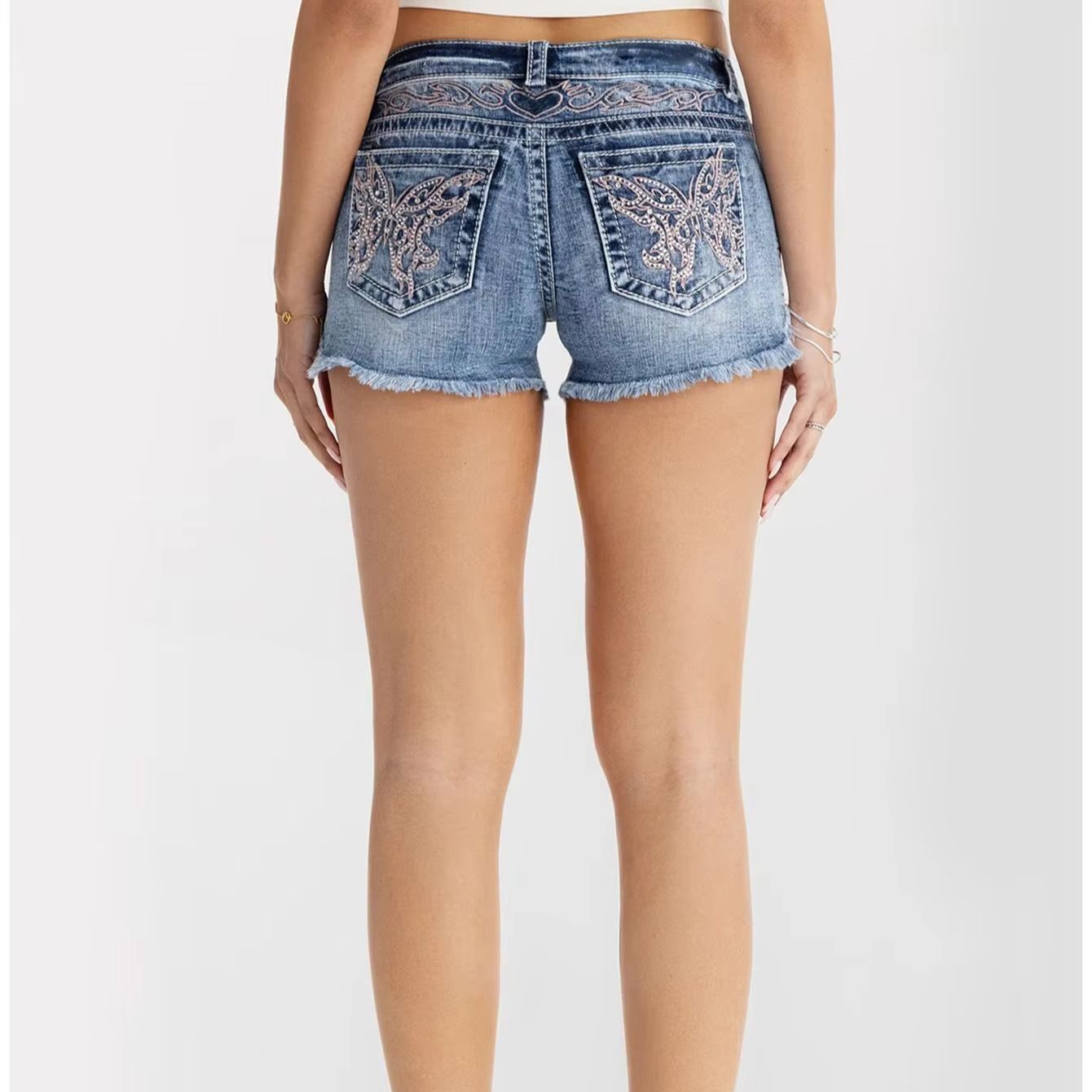 Women Clothes Butterfly Rhines - Shorts Denim Frayed avaliação e preço